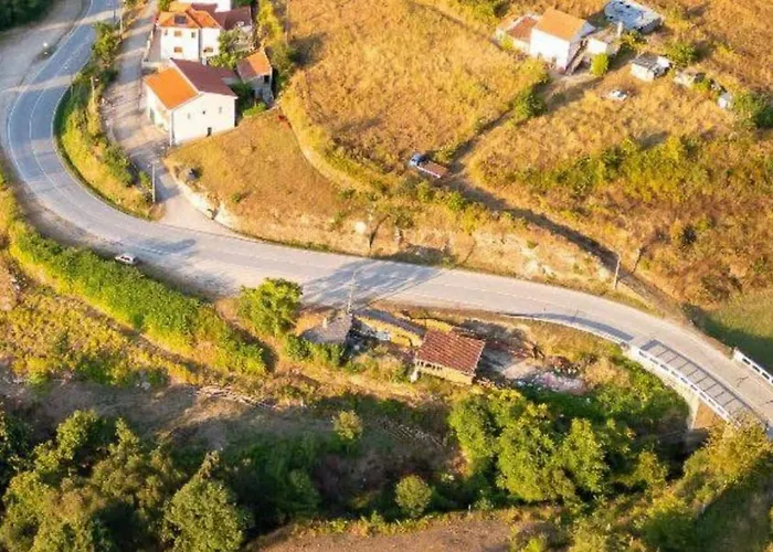 別荘 Casas Do Gato Valezim